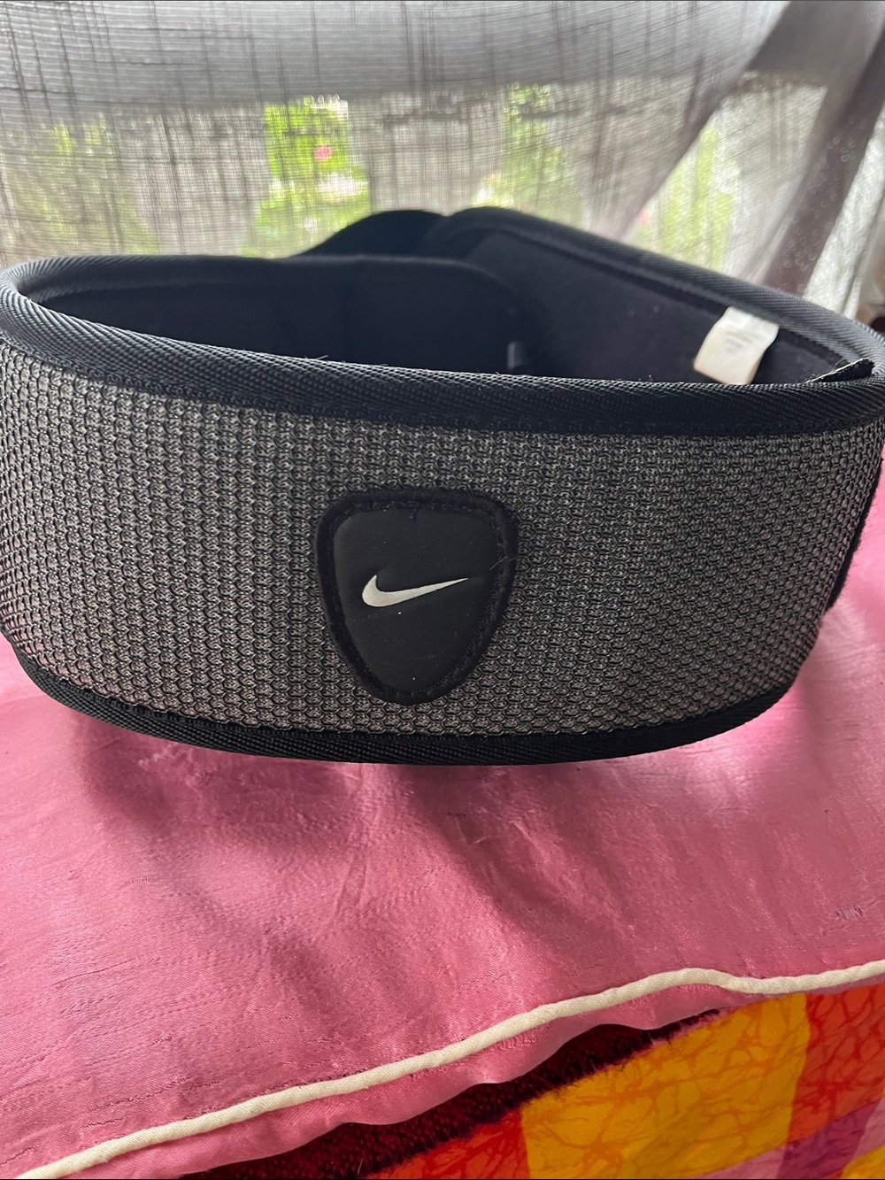 Nike Men's Gray and Black Weightlifting Belt